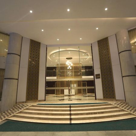 העיר בנגלור Shravanthi Sarovar Portico מראה חיצוני תמונה