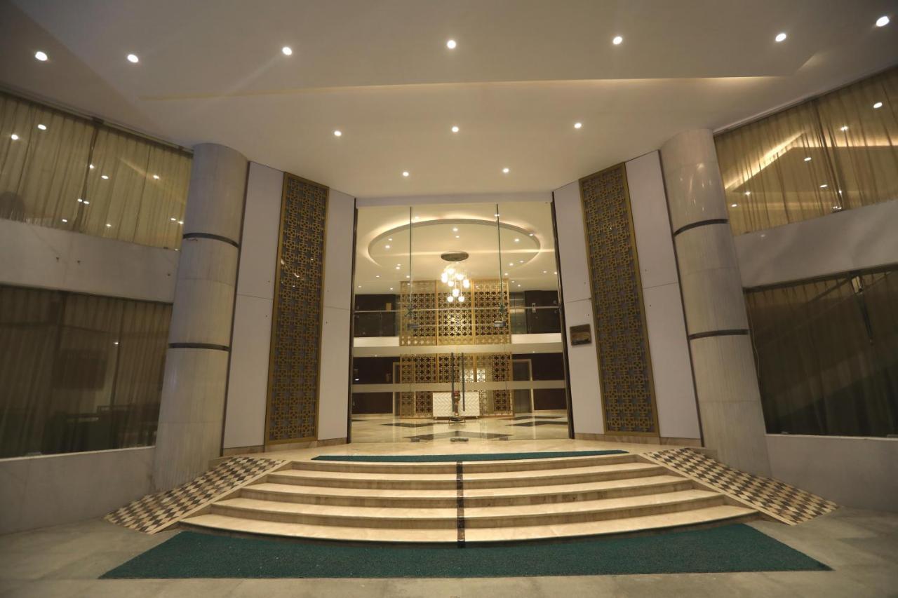 העיר בנגלור Shravanthi Sarovar Portico מראה חיצוני תמונה