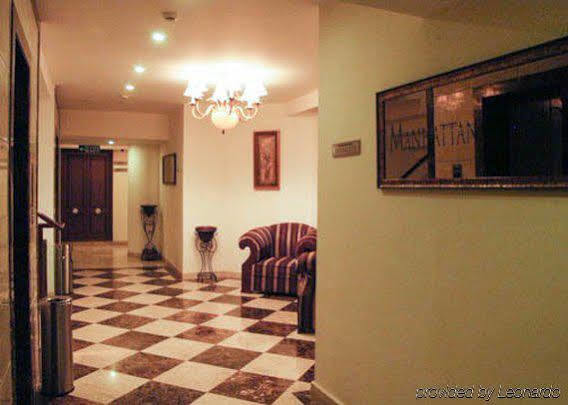 העיר בנגלור Shravanthi Sarovar Portico מראה חיצוני תמונה