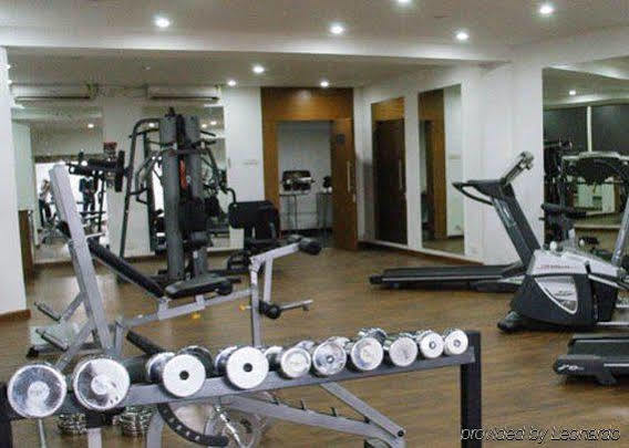 העיר בנגלור Shravanthi Sarovar Portico מראה חיצוני תמונה